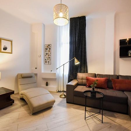 Amazing Location & Elegant Apt - Old Town Appartamento Bucarest Esterno foto