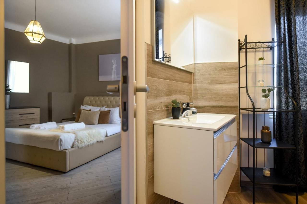 Amazing Location & Elegant Apt - Old Town Appartamento Bucarest Esterno foto