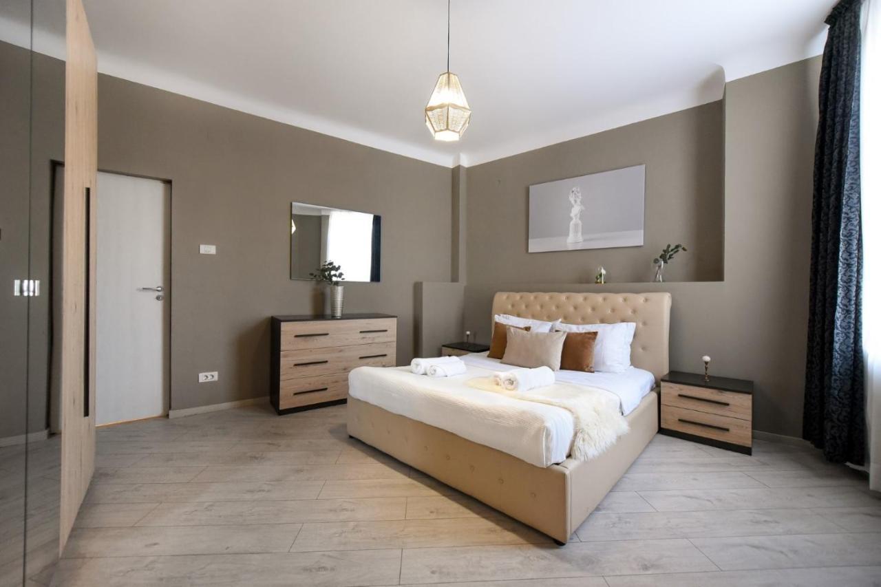Amazing Location & Elegant Apt - Old Town Appartamento Bucarest Esterno foto