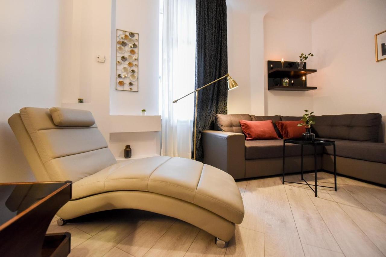 Amazing Location & Elegant Apt - Old Town Appartamento Bucarest Esterno foto