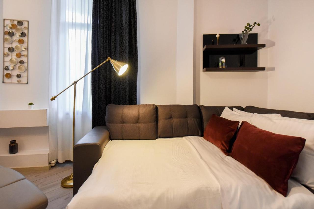 Amazing Location & Elegant Apt - Old Town Appartamento Bucarest Esterno foto