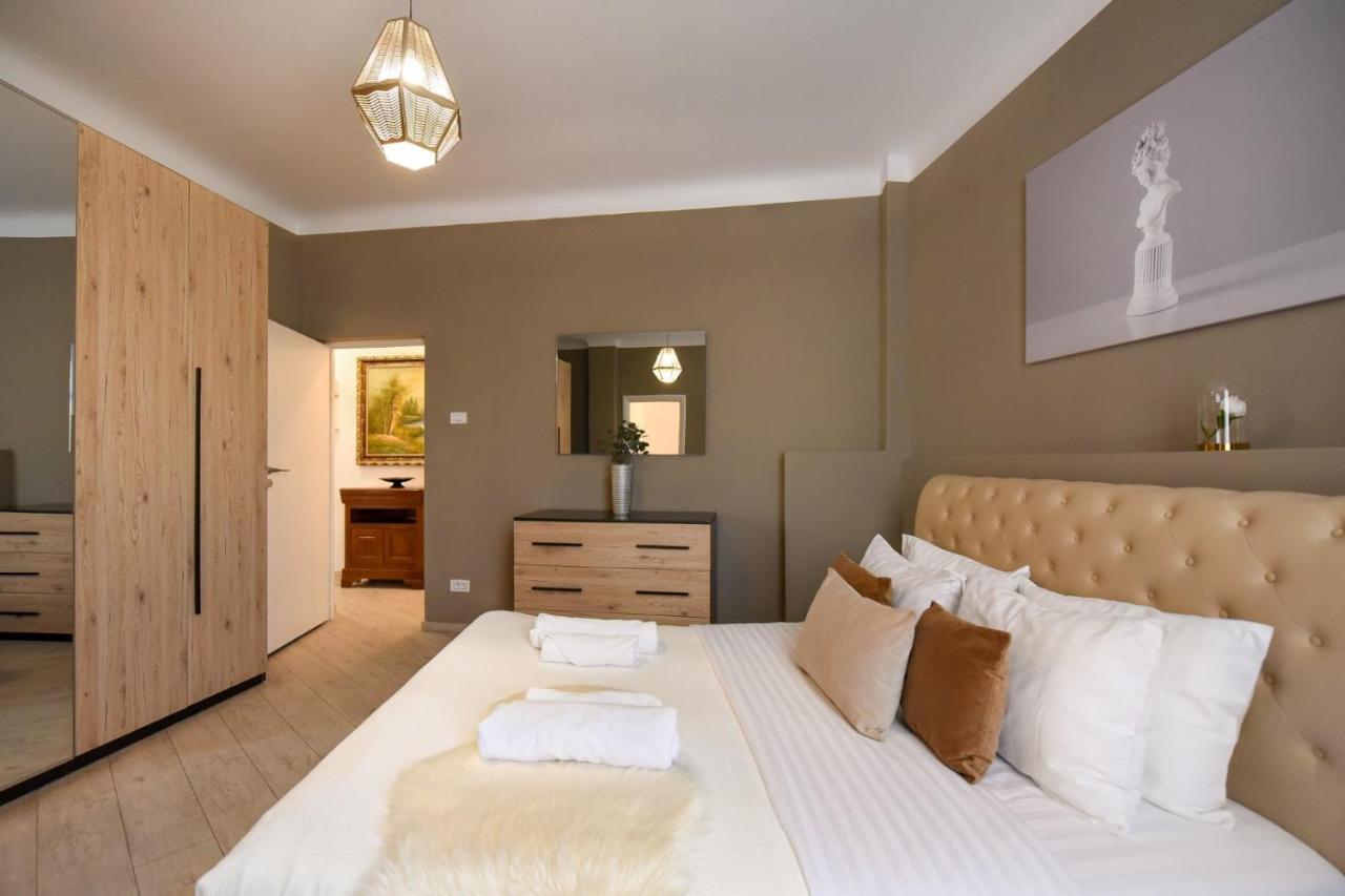 Amazing Location & Elegant Apt - Old Town Appartamento Bucarest Esterno foto