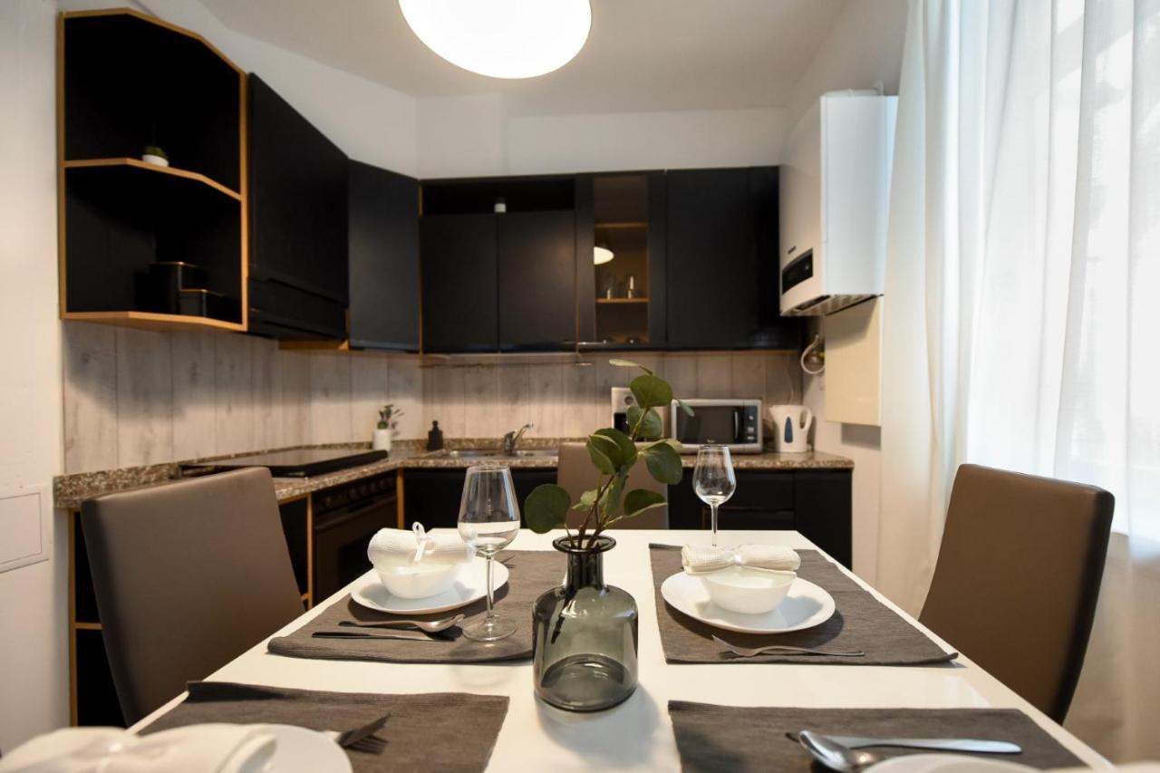 Amazing Location & Elegant Apt - Old Town Appartamento Bucarest Esterno foto